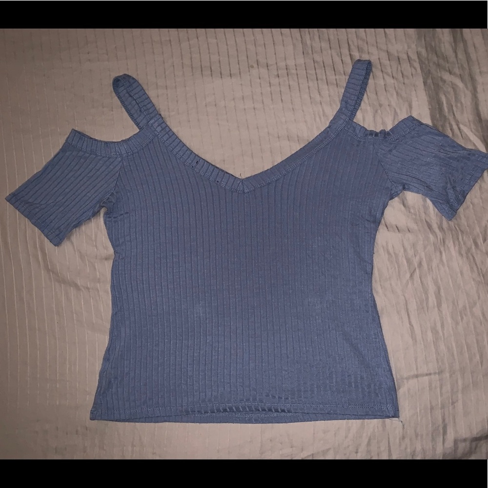 Shoulder Crop Top - Picture 2 of 2